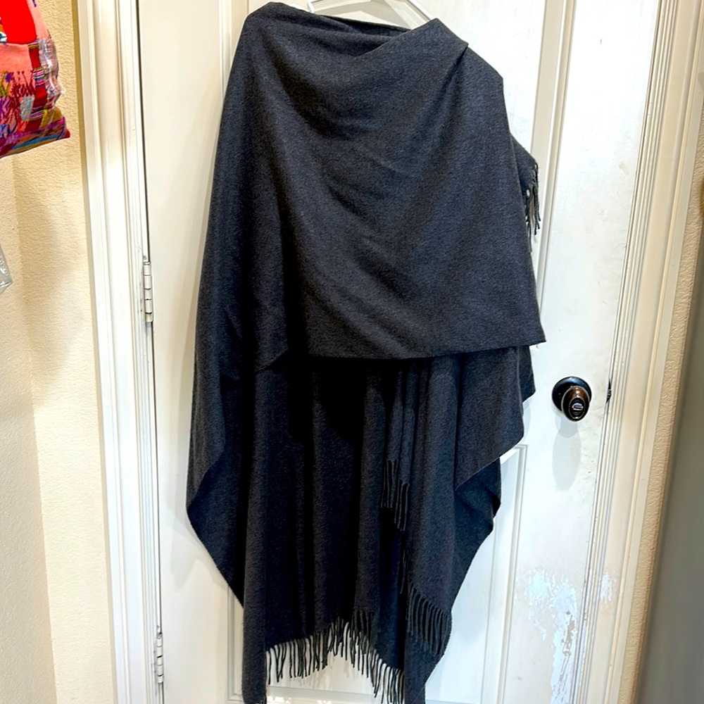 Boutique acrylic grey shawl.